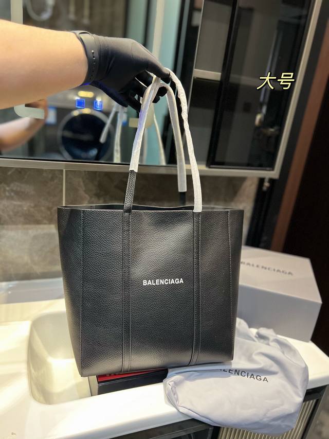 巴黎世家 Balenciaga 纸袋包 简单实用耐看 愈看愈好看 Ydl尺寸36.29