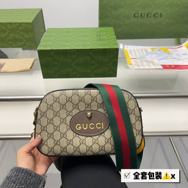 全套包装 古奇gucci 新品推荐 G家网红爆款虎头相机包众多明星追捧的单品哦 原版面料五金 原单品质 出门旅游首选 超高回头率 尺寸23Cm