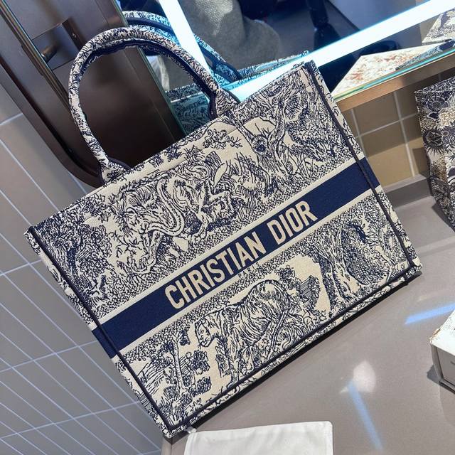 Dior托特tote 超实用的尺寸 新颜色购物袋 出游必备单品 尺寸41Cm