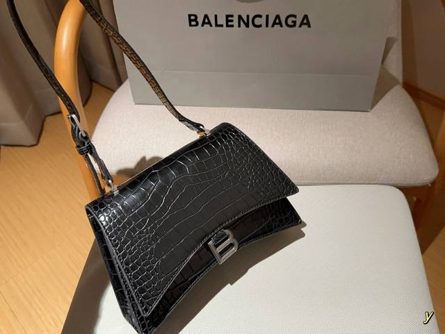 Balenciaga巴黎世家 Crush鳄鱼纹沙漏包hobo腋下包 尺寸25 16 7 礼盒包装