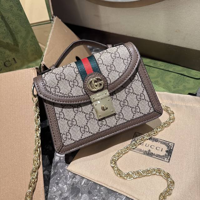 折叠礼盒包装 Gucci Ss23 Ophidia Woc链条系列 新款 老花手提邮差 耐看 复古 不易过时 配原版乌木色牛皮 这个款复古韵味特别浓 对版五金原