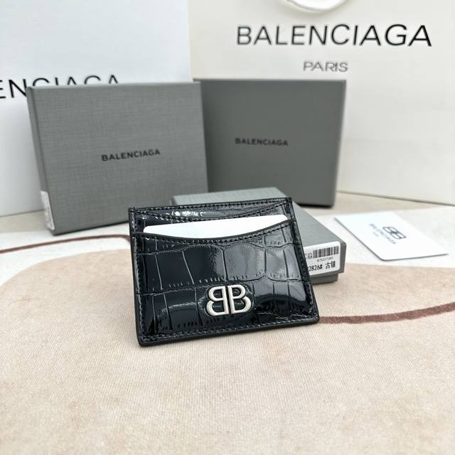 Balenciaga 闪亮鳄鱼纹压花牛皮革 卡夹 正面双b金属配件 5个信用卡槽意大利制造 款号6002826