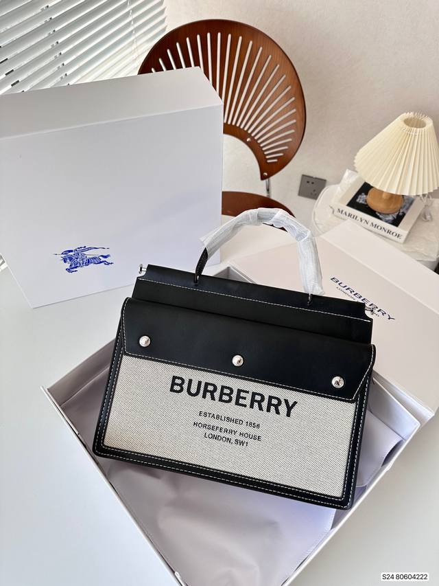 配折叠盒子 Burberry Title Bag手提包 巴宝莉专柜最新款单肩斜挎包 实用耐久的亚麻布 四季必备 单肩斜挎背两用款 尺寸29.5 23 货号806