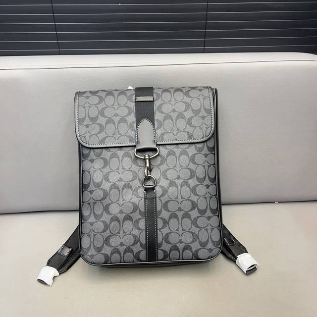 Coach 蔻驰 Backpack 限定双肩包 男士大容量背包 印花书包 电脑包 经典logo搭配原厂工艺材质 休闲百搭 实物拍摄 原厂面料 配送防尘袋 礼盒包