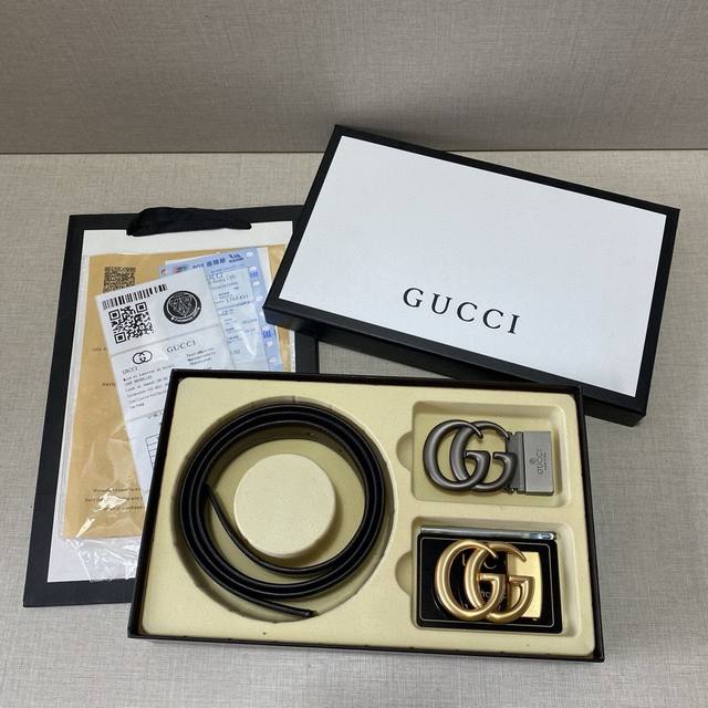 古驰gucci精品款 双扣礼盒套装 含礼盒 专柜有售 Gucci专柜在售正品 此款采用头层牛皮制作 走线油边细致 正品开模 搭配广州原版扣经久耐用 3.5Cm规