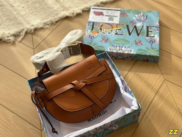 配盒 Size 21 18小 Loewe 罗意威 新肩带很美哦 Gate Bag马鞍包斜挎包 感觉gate是loewe的礼物 牛皮皮质