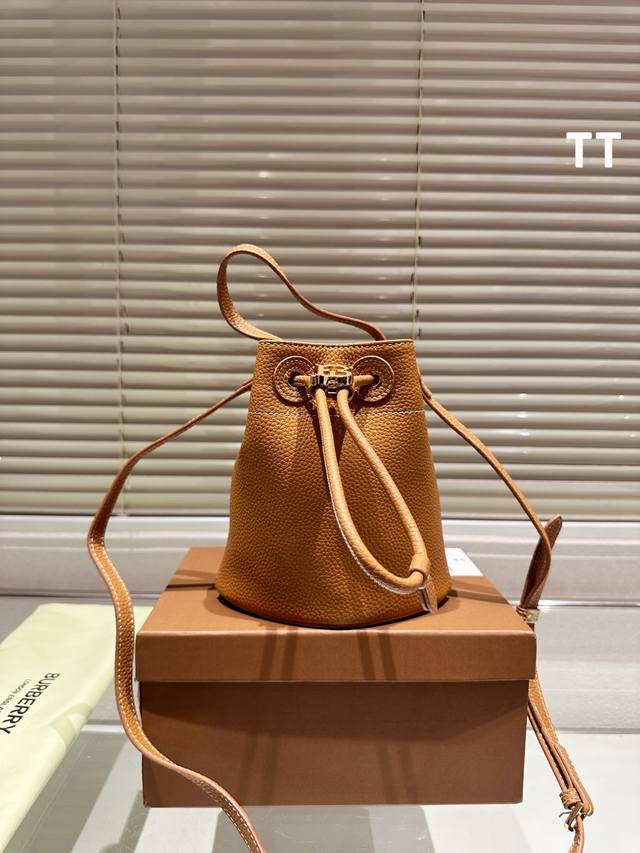 巴宝莉 Size 16.19 折叠礼盒 Burberry Tb包新品 高品质哦