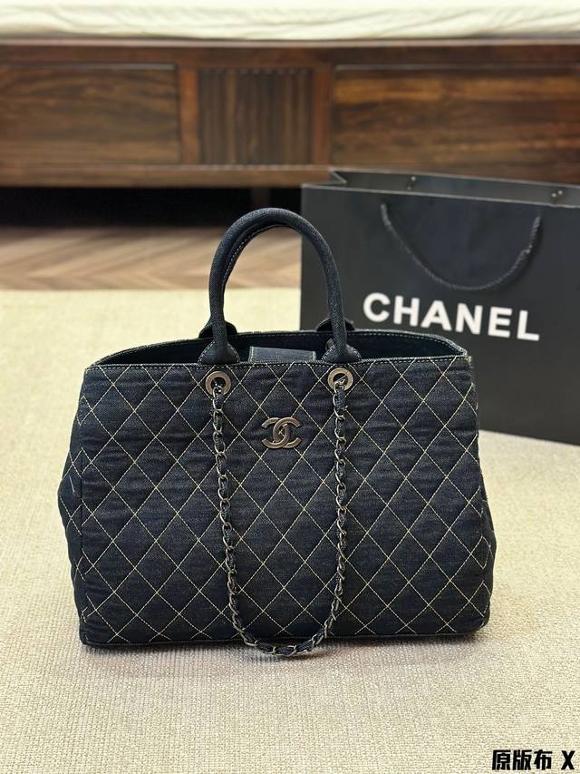 原版布 Chanel 牛仔 托特包 慵懒随性又好背 上身满满的惊喜 高级慵懒又随性 彻底心动的一只 Size 39 28Cm