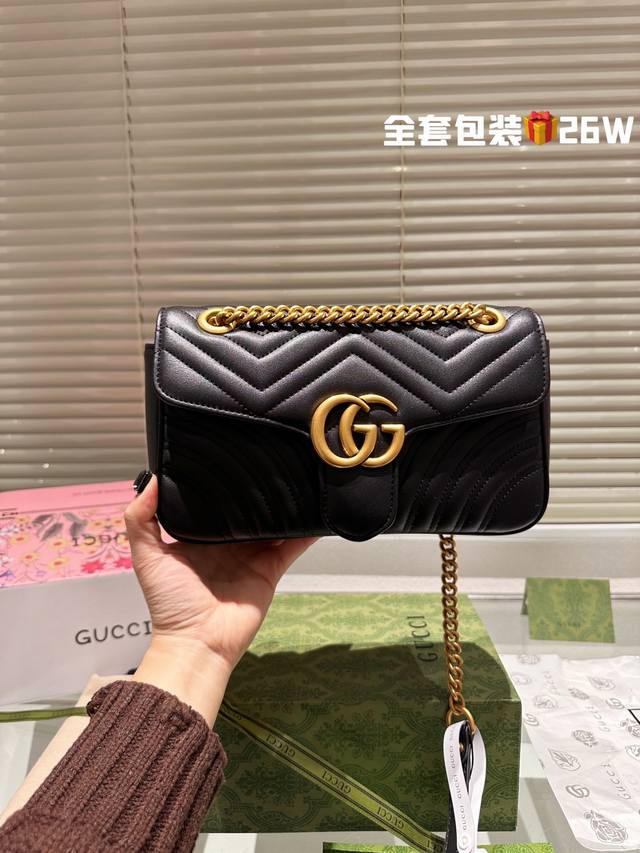 牛皮 飞机盒折叠礼盒 Size 26*14M Gucci Marmont 6 经典款啦 质量很好 性价比高 牛皮品质