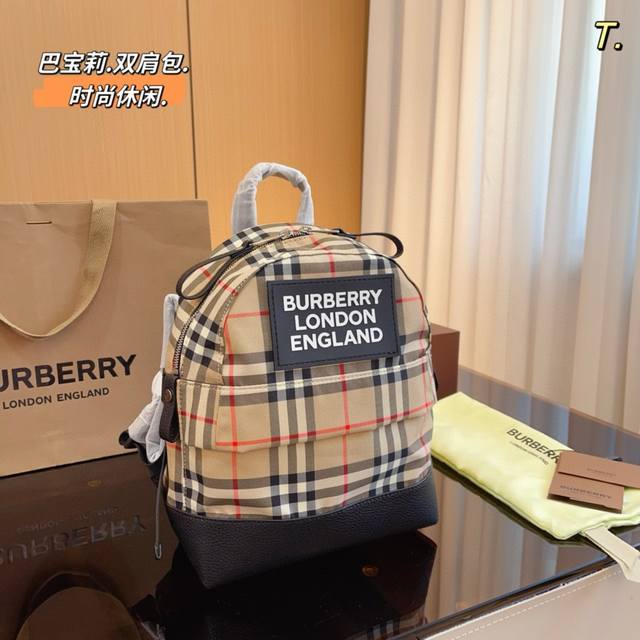 巴宝莉双肩包burberry爆款双肩包款式轻便 背包以标志性 Burberry Trench 风衣面料作为灵感来源采用与棉质嘎巴甸同为密织结构的柔韧尼龙材质可调