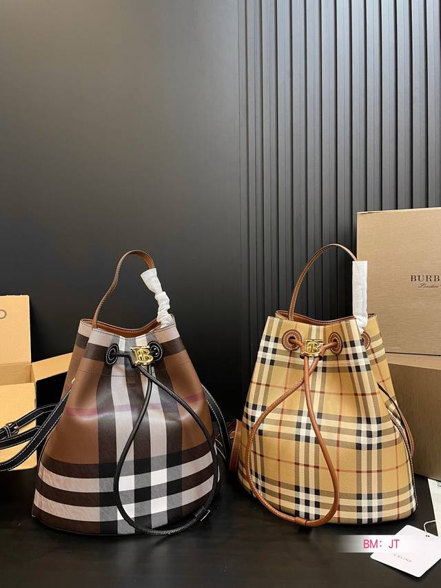 配折叠礼盒 Burberry 原单货 巴宝莉专柜最新款水桶包实用耐久的 水桶包 配牛皮 四季必备 林心如等各大明星同款尺寸 26*27