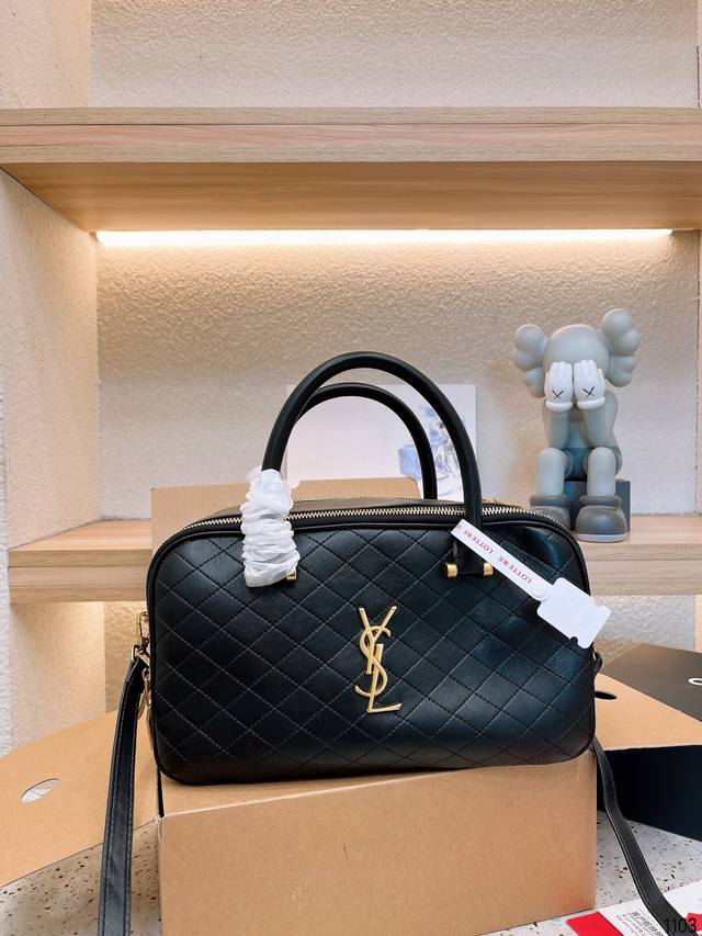 Ysl 手提包 化妆包 慵懒随性又好背 上身满满的惊喜 高级慵懒又随性 彻底心动的一只 Size 31.18