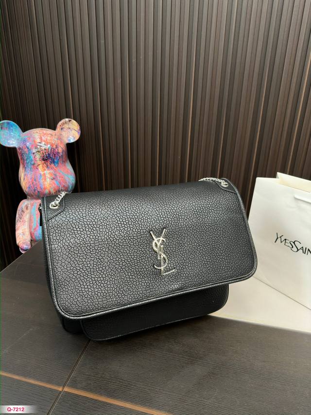 Niki 46Cm大象纹 古银 Ysl 圣罗兰 女士niki大号黑色粒面羊皮革手袋背包商品信息 超大尺寸正面翻盖手袋 饰以金属lecassandre 搭配可转换