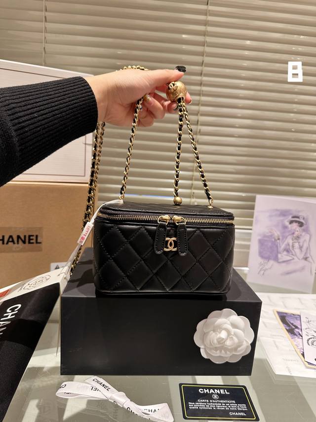 复刻版 小羊皮 Chanel23S 金球羊皮黑色长盒子 Chanel 23S 羊皮长盒子 羊皮看起来有高贵范 喜欢的人依然很爱 羊皮娇贵一些些 字母手柄一样的美