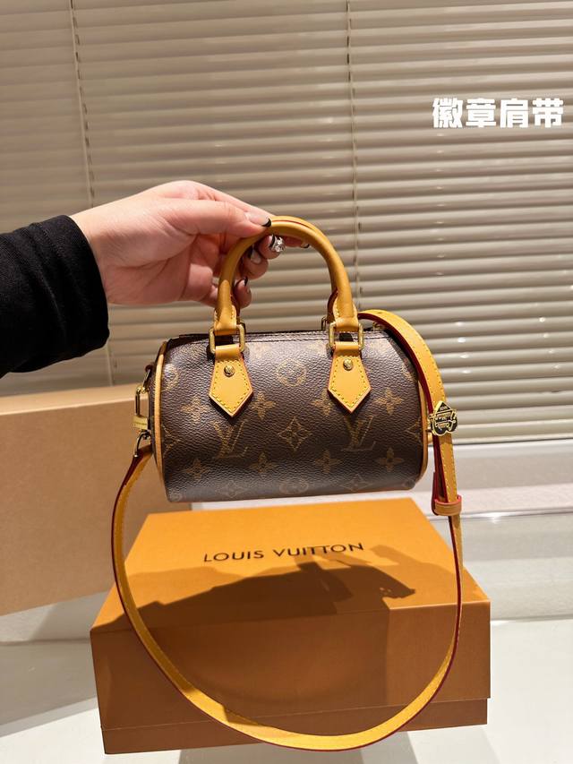 全套包装 徽章肩带 Lv Nano Speedy 16 枕头包 Lv 新款系列 枕头包 手袋 全网首发 Lv Speedy Nano 枕头包这款retiro 手