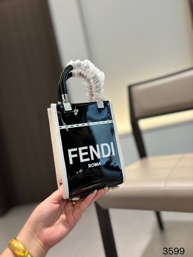 折叠盒尺寸13.17 芬迪fendi 琴谱包 精致小巧 可可爱爱 复古风满满 优雅与时尚并存