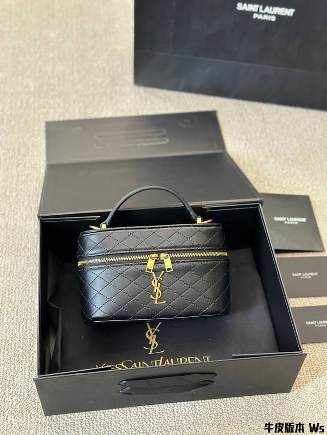 牛皮版本 Ysl Mini Gaby Rose 同款哟 Ysl 盒子包 慵懒随性又好背 上身满满的惊喜 高级慵懒又随性 彻底心动的一只 Size 18 12Cm