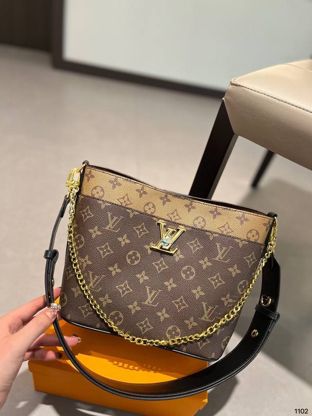 Lv 托特包tote 质感爆棚的美 上身真的太太太有质感啦 日常逛街不要太吸晴 尺寸19.20