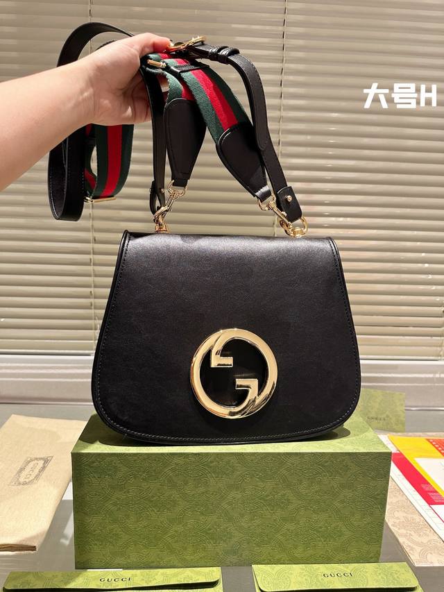 礼盒包装 Gucci Blondie 2022 最值得入手的包包 国2022新品浪姐王紫璇同款 致敬典藏标识彰显摩登态度 +经典老花高贵又耐看 乌木色接棕色将气