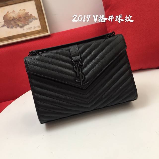 原单配盒子 球纹v格 Envelope Medium Bag 美出天际的ys.L质感一点也不输小香 大气时尚集于一身 一链三背 单链条斜挎 双链条单背 单链条单