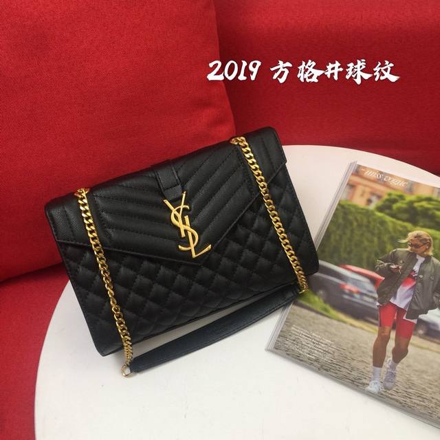 原单配盒子 球纹方格 Envelope Medium Bag 美出天际的ys.L质感一点也不输小香 大气时尚集于一身 一链三背 单链条斜挎 双链条单背 单链条单