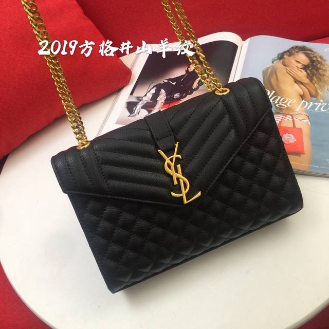 原单配盒子 山羊纹方格 Envelope Medium Bag 美出天际的ys.L质感一点也不输小香 大气时尚集于一身 一链三背 单链条斜挎 双链条单背 单链条