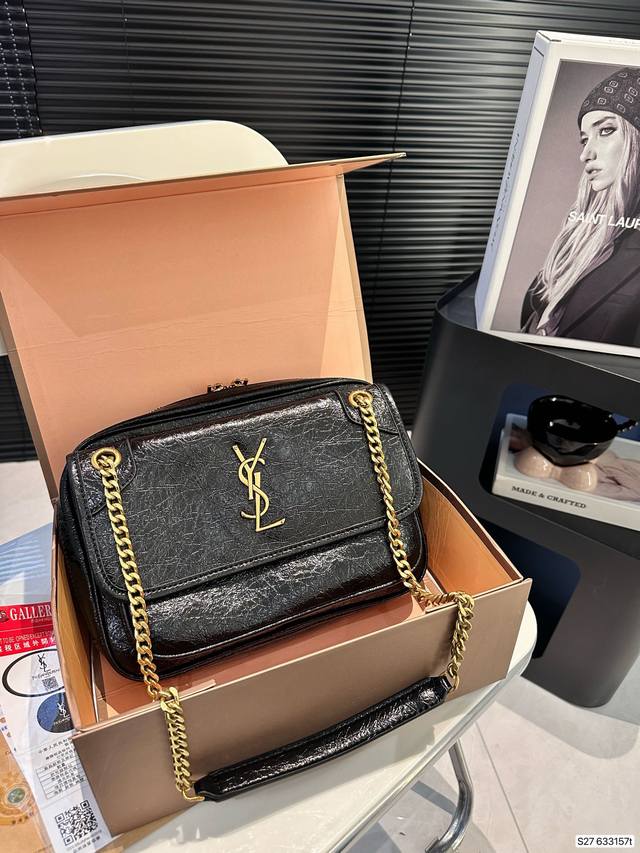 配飞机盒折叠盒子 圣罗兰新款niki 圣罗兰ysl-Niki专柜新品 明星款 超多博主推荐 保留了ysl一贯的摇滚精神 走的都市随性风 值得打call的是材质