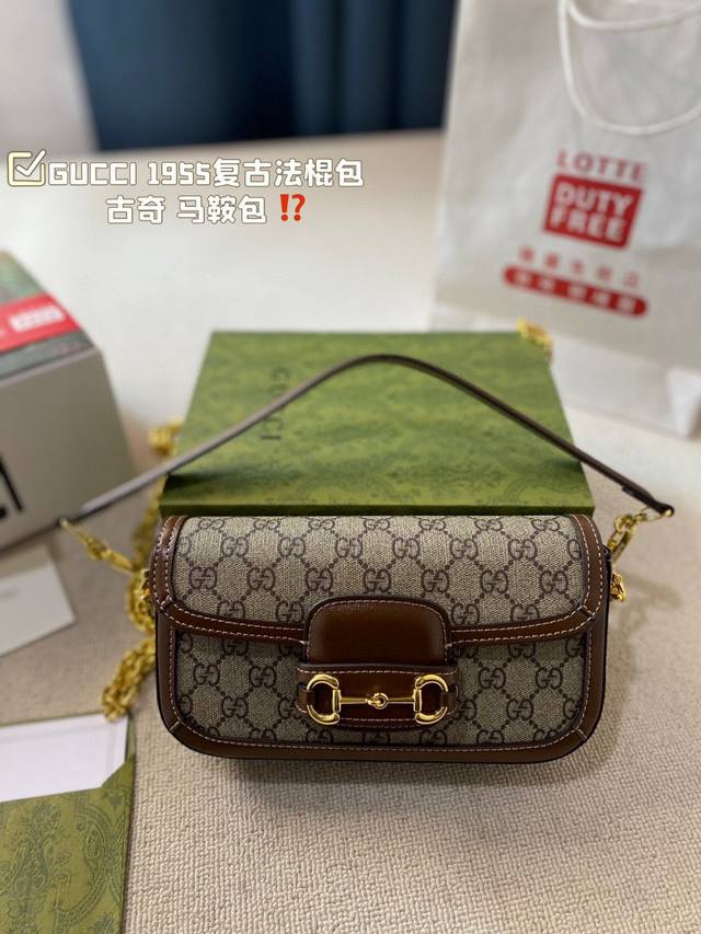 原单品质 Gucci 5复古法棍包 Gucci 5家族又新填一位新成员在原有的经典马鞍包设计上等比例缩小定型包工艺显得更加小巧精致 配了一根超美的双glogo金