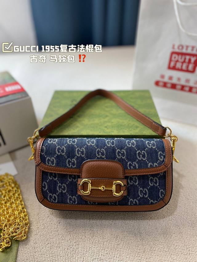 原单品质 Gucci 5复古法棍包 Gucci 5家族又新填一位新成员在原有的经典马鞍包设计上等比例缩小定型包工艺显得更加小巧精致 配了一根超美的双glogo金