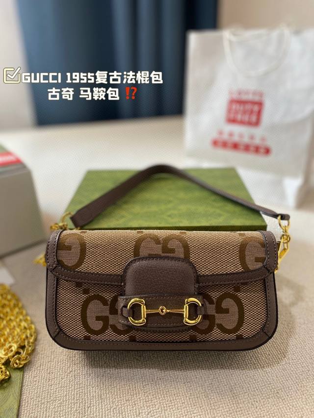 原单品质 Gucci 5复古法棍包 Gucci 5家族又新填一位新成员在原有的经典马鞍包设计上等比例缩小定型包工艺显得更加小巧精致 配了一根超美的双glogo金