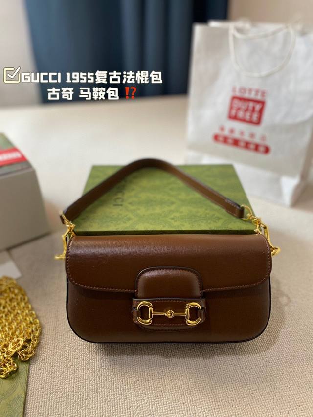 原单品质 Gucci 5复古法棍包 Gucci 5家族又新填一位新成员在原有的经典马鞍包设计上等比例缩小定型包工艺显得更加小巧精致 配了一根超美的双glogo金