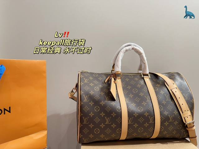 尺寸42.27 Lv Keepall 旅行袋 短途旅行出门健身必备单品 旅行袋超实用的尺寸 真的好实用 太能装了 _V经典老花包型 酷帅黑武士 日常不过时 男生