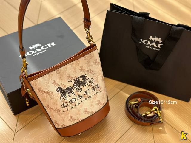 折叠盒 Coach Coach 小号可容纳水杯和小伞话不多说快冲啊新品抢先看 新品抢先看尺寸15*19Cm