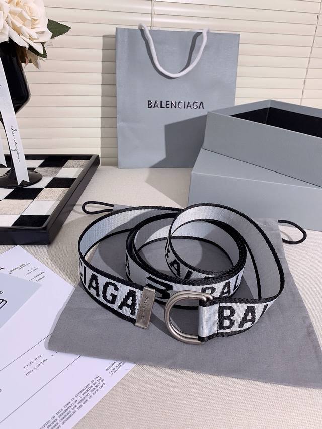 巴黎世家潮风设计，D Ring织带腰带 尺寸：宽度：3.5厘米 织带 提花balenciaga标识 做旧银色金属配件 可