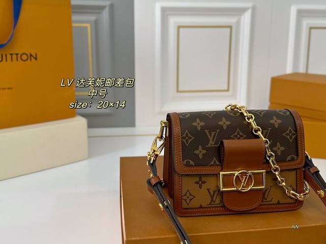 中号 折叠盒 Size：20×14 Lv 经典系列dauphine 达芙妮邮差包～ 包身硬挺，焦糖搭配老花配色 侧面风琴设计，重工金属链条 复古时髦，通勤逛街都