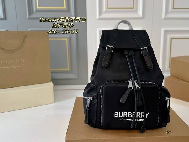 无盒 Size：23×35 Burberry 巴宝莉新款双肩包 空间超大，男女同款 背带调节，自重很轻～ 上身非常有型，超级实用