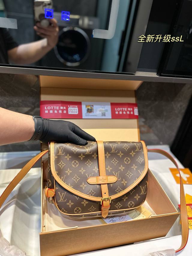 礼盒包装 Lv Saumur 中古双子星邮差包 官网同步上市，，万年不过时 专用lv面料原单五金 原版开模定制 手感超软 超舒服 全部五金都带logo 时尚百搭