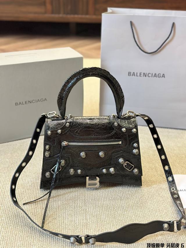 顶级原单头层皮 Balenciaga Hourglass 沙漏包与le Cagole机车包联名 Lisa款 最新走秀款购物袋来啦专柜限量上市 娱乐周刊主推款～超