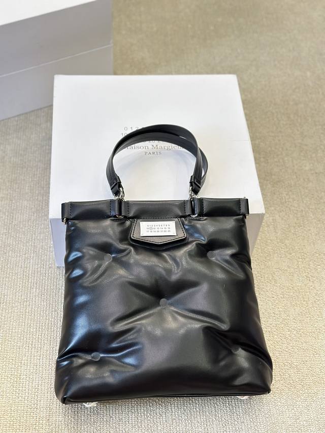 小羊皮 Maison Margiela 马吉拉 新品托特包 超级好背 Yyds 手感超级好 精匠之作 尺寸 26 28Cm