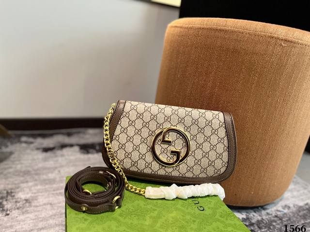 配盒子 酷奇大logo包包 Gucci 中古包 超大logo 爱了爱了 好高级 春夏穿搭必备 满满的复古调调！尺寸：28.15