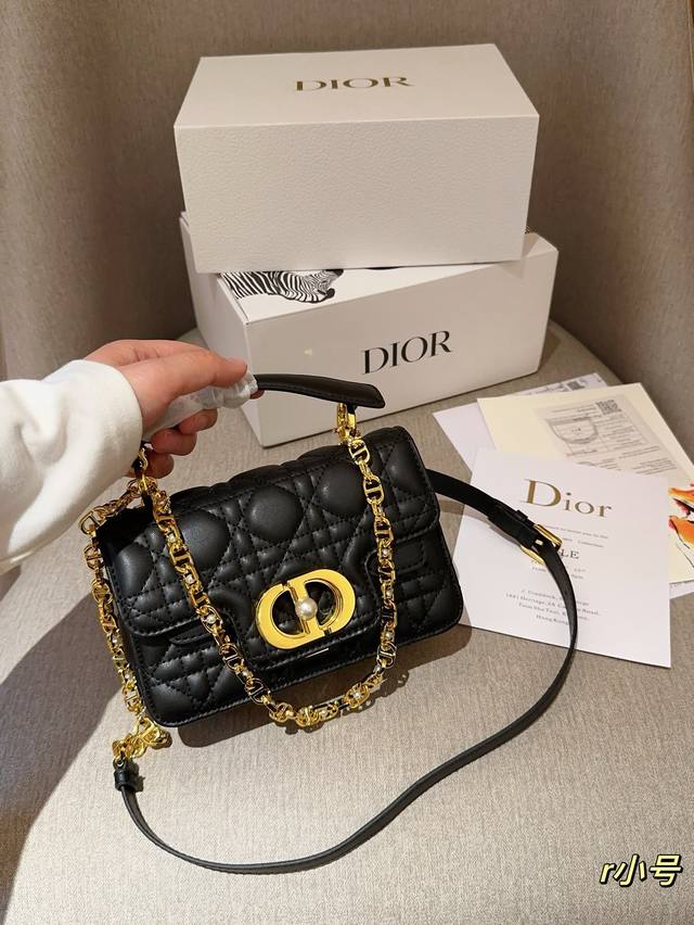 小号高品质 迪奥dior 新品jolie珍珠拼接手提链条包 尺寸18×13×4 礼盒包装飞机箱