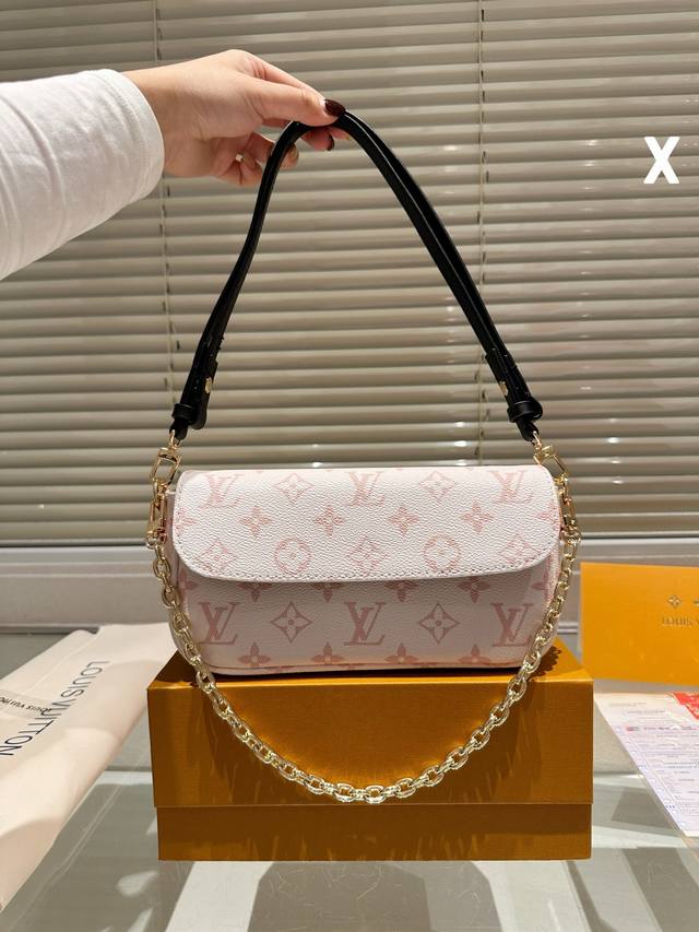 沙丘色 2024新款 Lv 路易威登 Wallet On Chain Ivy腋下包 尺寸22 13Cm