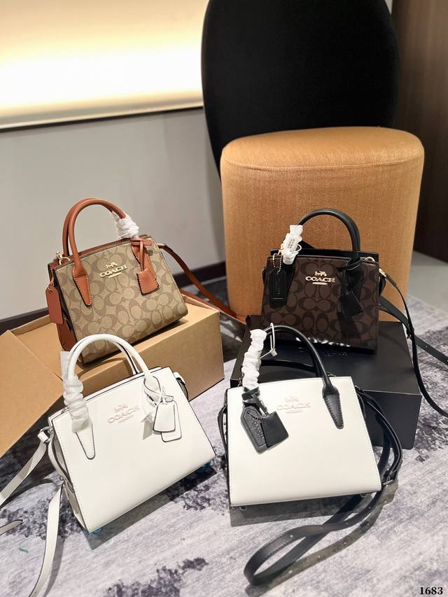 Coach 1月新品 Andreaの经典焦糖棕色戴妃 包 好看的造型，简约大气不失典雅和时尚的外观风格，逐 颜色是经典百搭款的焦糖色 10G0 面料，整个包包百