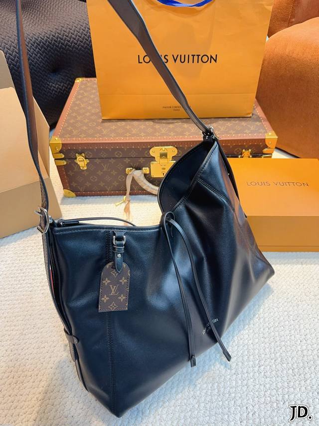 Lv Carryall丹宁新款通勤包颜值实用 #路易威登lv #路易威登#Iv #路易威登louisvuitton#路易威登carryall #Carryall