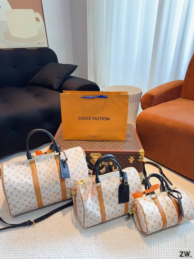 Lv 路易威登联名款keepall45斜跨包旅行包 一只帅气能装的旅行袋 时尚爆发款火热来袭 经典设计大气可观男女通用款 包包采用原版皮质 超级厚实 耐磨 耐用