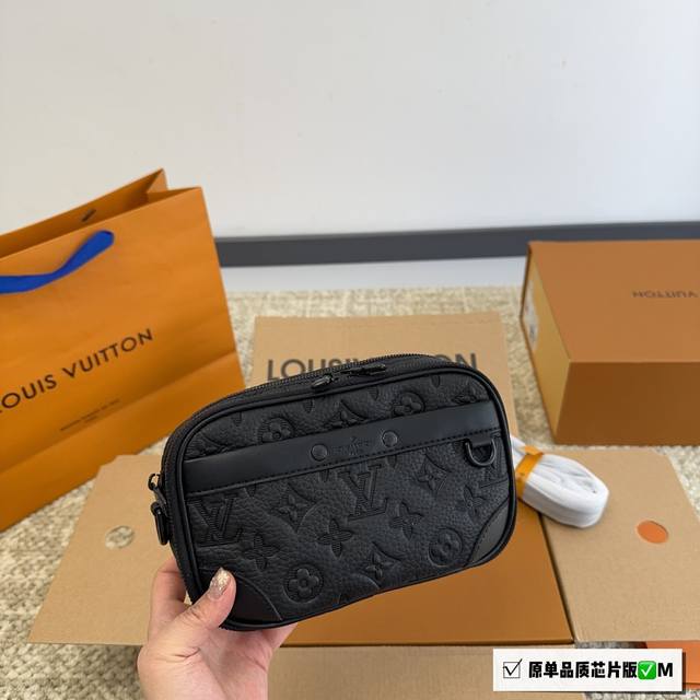 全套包装 Lv Trunk 相机包24Ss新品牛皮版本 小小的很实用！手机 钱包 烟盒 都ok！ 送男朋友的小姐姐们可以安排了 尺寸19.7.12