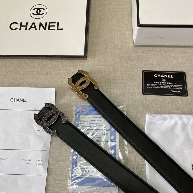 品牌：香奈儿chanel 等级：女士皮带.定制头层牛皮.双面可用。油边精致、官网同步新款 配专柜全套包装 送打眼针 长度不裁剪 扣头：新款广州原版扣 不褪色 长