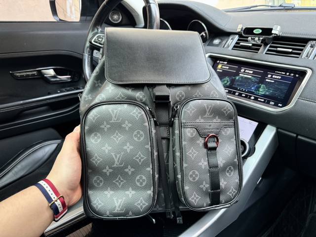 高端货 新款 “ Louis Vuitton”Lv双肩包 路易威登 N40279 Utility 老花大容量 涂层帆布拼牛皮书包背包双肩包 男款 黑色 可收纳笔