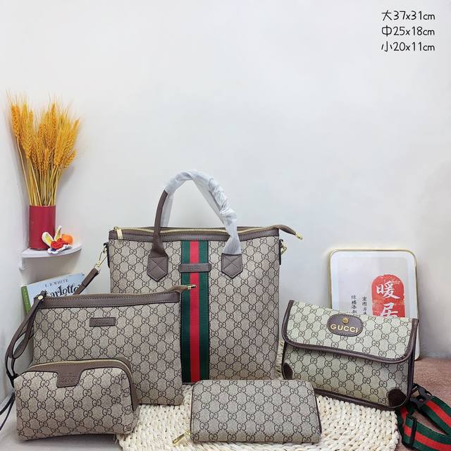 三件套 古驰 Gucci 公文包+虎头腰包+钱包 3件套组合 尺寸：大37X31Cm，中25X18Cm，小20X11Cm.