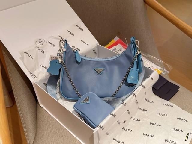 高版本 Prada 普拉达 女士re-Edition2005再生尼龙三合一手袋 尺寸22Cm 礼盒包装